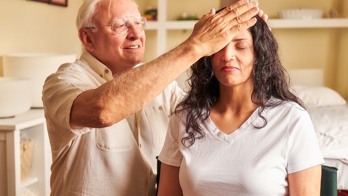 What Does Reiki Feel Like? Rodrigo Ortiz gives Reiki Healing at Radiant You