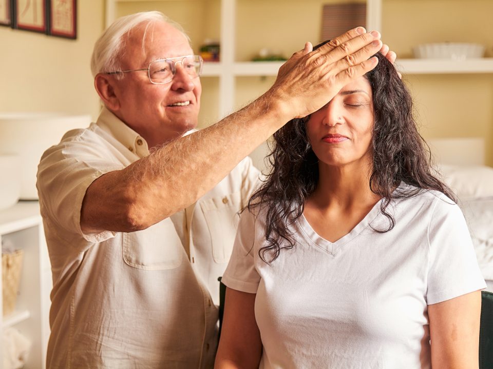 What Does Reiki Feel Like? Rodrigo Ortiz gives Reiki Healing at Radiant You